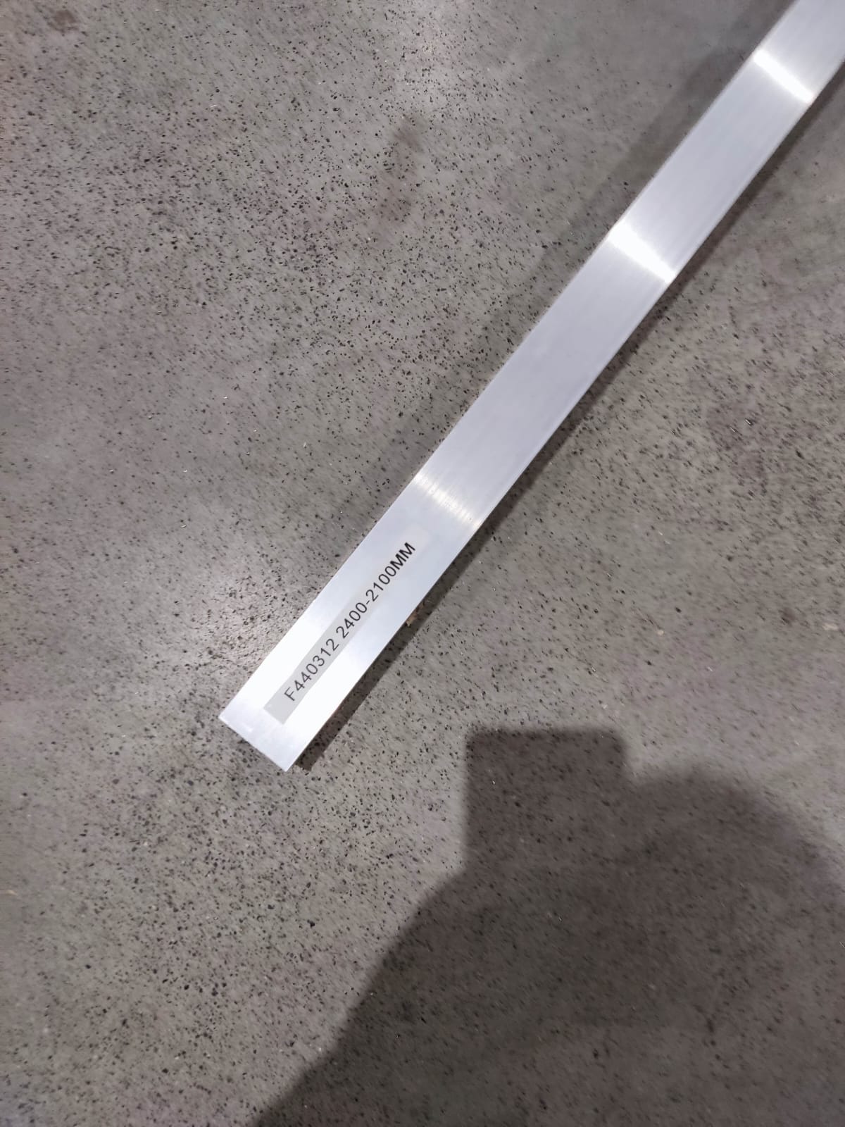 Montageschiene F806 40x40, 2400mm / AUSVERKAUF