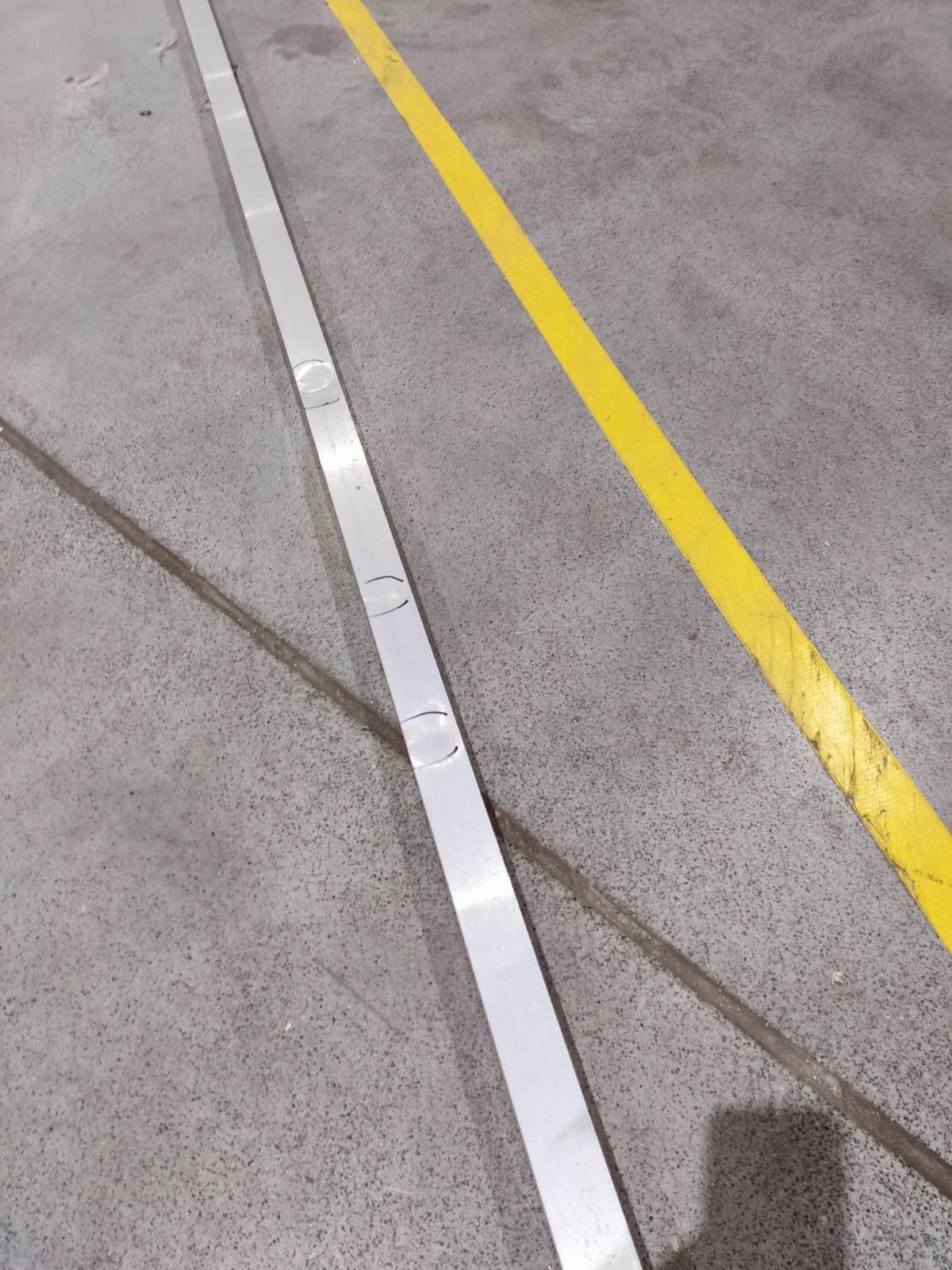 Szyna montażowa F806 40X40, 3300mm / OUTLET